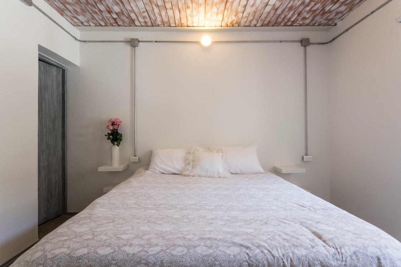 Gaston Coliving * Medellín